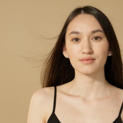 JuneT90191's profile picture. 