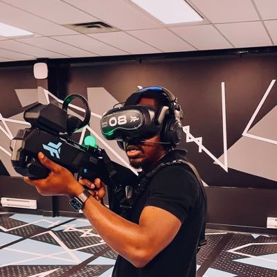 HeyoPlays's profile picture. Explorer in web with positive vibes.