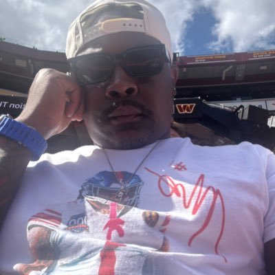Just a guy tweeting about sports and other stuff...#GIANTS #GIANTSPRIDE #NYGIANTS #KNICKS #YANKEES