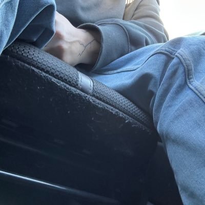 ThwipTwhip's profile picture. I’m a 10 but in pesos,