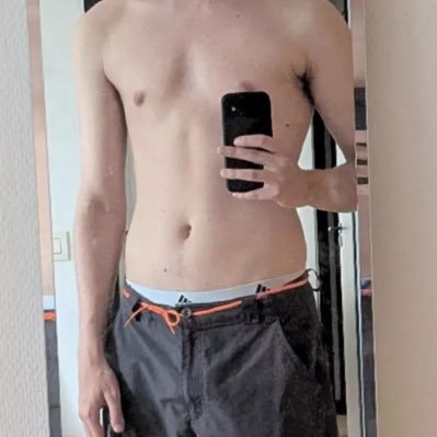 str8b8torbro's profile picture. 21 🇨🇦 18+! new to the bator community, straight uni guy looking to have fun with other bros