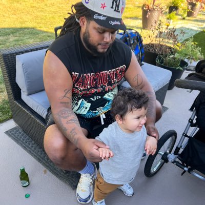 New twitter Trying be the best father I could be ##Ball100sumners