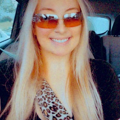 ♡ wife, dog mom, lover of metal music, video games, and all things pink. // @blookoht’s wife // Add me on Xbox or PlayStation - JessiicaRocks ♡ 🇺🇸