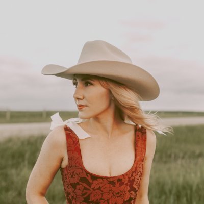 Country Singer/ Songwriter ‘I ONLY KISS COWBOYS’ (Official Music Video) out now