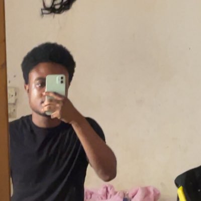 emman_tt's profile picture. 18 . Trying to Console.log