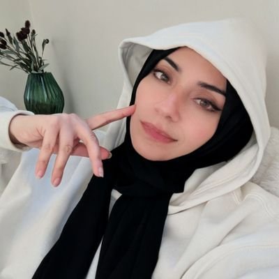 Canadian based fine artist; Painter and illustrator. Old Islamic architecture enthusiast 🇱🇧🇨🇦