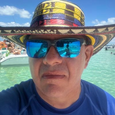 Acá expreso lo que yo pienso y comparto lo que a mi me parece importante. Si a alguno(s) le(s) molesta, deje(n) de seguir sin ningún problema.
