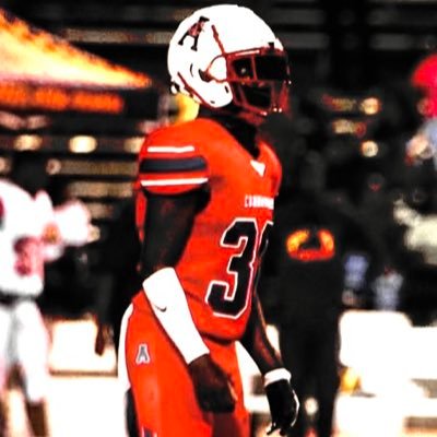 Malcolm Riley ~170 lb starting outside line backer abramson commodore c/o 2029 bench-315 squat-400