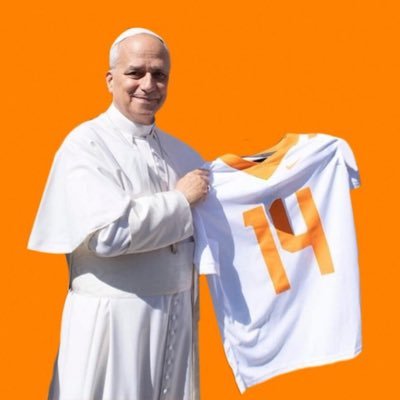 ThatOneVolFan's profile picture. Podcaster • Sports Fan #Titanup #smashville #EveryoneN #BraveCountry #VFL #memgrizz 🇺🇸🍊🎤