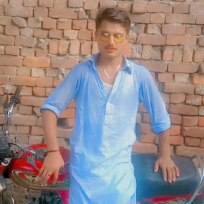 Zindagi mein itna aage badho kamyabi bhi aapko Salam Karen