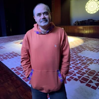 Escritor/ creativo de audiovisuales, teatro, productor, profe. Perú 2023-25 gobiernan hampas y mafias: los tiempos infames. Gatos, ateo, humor, muchos emojis😸