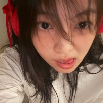 neasterria's profile picture. «вони жахливі не в плані terrible вони жахливі в плані я ригаю» ©паніджул | 23у