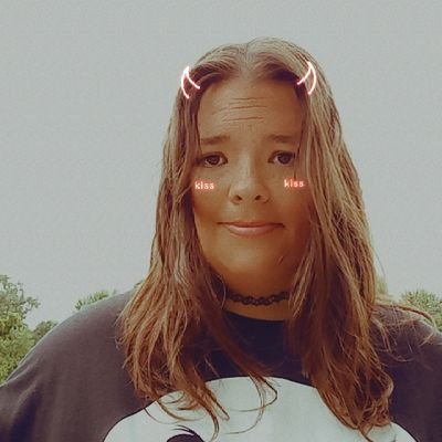 ChelseaPeil's profile picture. 