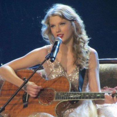 ★ speak now & debut girlie ★ tay • 1d/solos • liv • chappell • seb stan ★ seen tay, 1d, niall, harry, and lou live! ★ waiting for the debut vault ★ TLOASG OCT 3