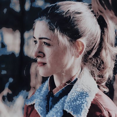 ( 𝙀𝘿 𝘼𝙉𝘿 𝙇𝙊𝙍𝙍𝘼𝙄𝙉𝙀’𝙎 𝙒𝙊𝙍𝙇𝘿 ) — 𝖬𝖾𝖽𝗂𝗎𝗆 | 𝘍𝘦𝘭𝘭 𝘧𝘰𝘳 @standsbyjudy.