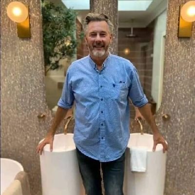 tonyzi199's profile picture. Someone who loves seeing everyone happy😁😁😁