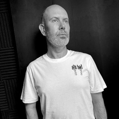 Designer of kit worn by World Cup and Olympic champions. Co-founder of Spark, award-winning design consultants now offering eCourses. Up the Villaaaaaa!