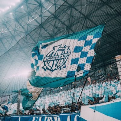 j’adore le foot « abonne toi je t’accepte direct et tu auras accès aux dossiers »