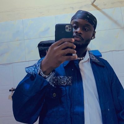 500L Pharmacy student | Elite Acadmemic | student lecturer | Artist.
