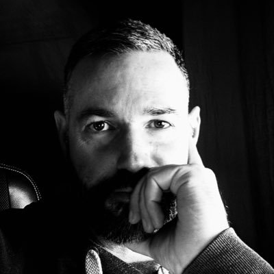 Auteur publié depuis 2017 📚 Je chevauche mon destrier d’écriture en scandant « Par la bannière de Fahl ! ». 6 romans rien que pour vous