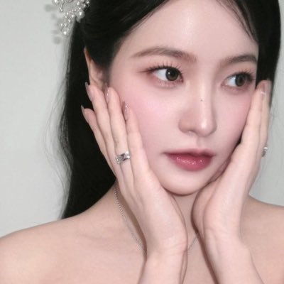 artiistic's profile picture. 🌸 working—doLL.⠀⊹ status : open! 🎀 𓈒 this tiny, ribbon-tied space is glowing with magical charm ˚⑅ 🧁🍃𓂃 ⊹ sweet treats ୨୧ 👧🏻 lovingly made ₊‌ 🥨