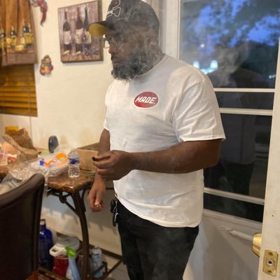 Scottiebeagr6d's profile picture. Content