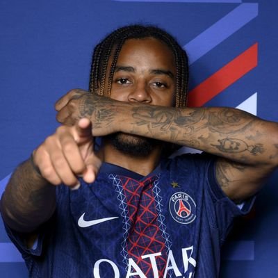 @PSG_inside ❤️💙 @equipedefrance 🇲🇫
@Fsfofficielle 🇸🇳
