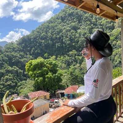 NinaZapataArias's profile picture. Tu microbióloga de confianza . 💘

Que viva el café, las pipetas y el Western Blot☕️🤧.

Microscópica, centrifuga y volátil🏌 (like a gas)🐊🤍.