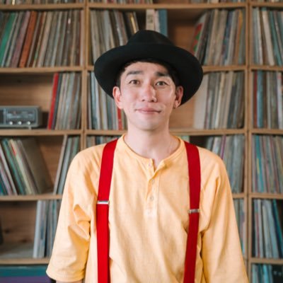 神奈川県葉山町出身。 「D.W.ニコルズわたなべだいすけのラジオのおじさん」K-MIX(静岡)FM徳島 HBC北海道放送/ 「LIFE!LIFE!LIFE!」K-MIX / NHK おかあさんといっしょ「てをつなゴー!」「だいじなともだち」