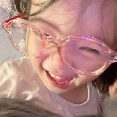 aliaaaiueo's profile picture. 