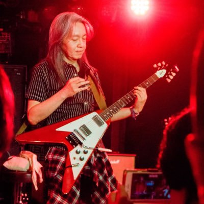 作曲家、ギタリスト。PlayStation チョロQ1〜&闘神伝シリーズで作曲等。PinkSardine リーダー&ギター。海外からの作曲依頼も受けてます。他サポートギター等。現在、線維筋痛症ステージ3、リウマチ性多発筋痛症、石灰沈着性腱板炎等確定診断、管理療養中