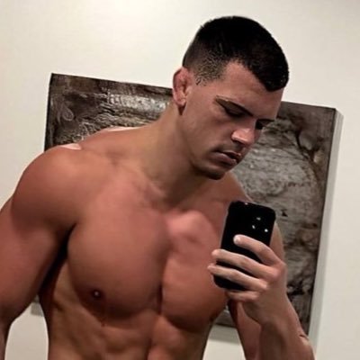 BuiltAsAStud's profile picture. Julius Creed parody ᯓ