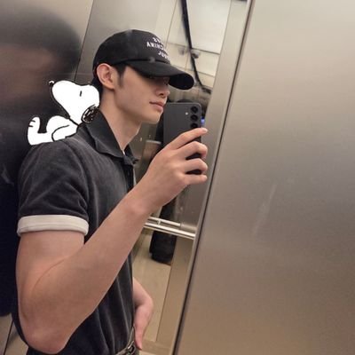 mcheriiee's profile picture. 