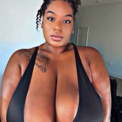 Nudist. Titty Twerker. Plant Mom. Lover & Virtual GF. Sagitterrorist. Yes…I have one. 🌶️ Follow & join my journey 🍉🍉