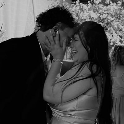 gloveschar's profile picture. eu te amo, charlie.
