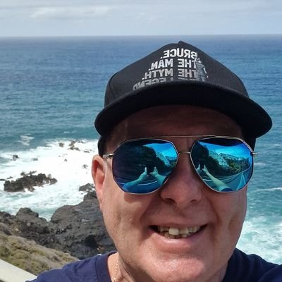 proud Irishman family man Springsteen fanatic southend united and Jersy devils fan and lover of live music and I hate bull shit
