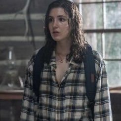 ˗ˏˋ. can i play the helpless victim @cloisposts .ᐣ ˎˊ˗