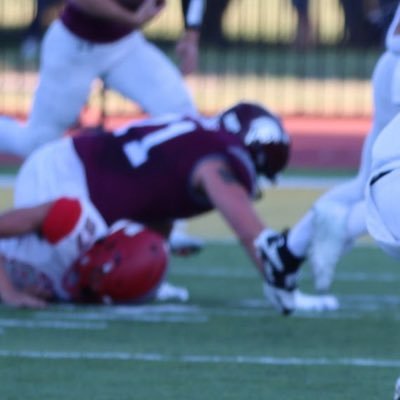 | SHS 26 | NWC Offensive lineman🐗🔴⚪️ | 6ft 260 405 Bench 585 squat |