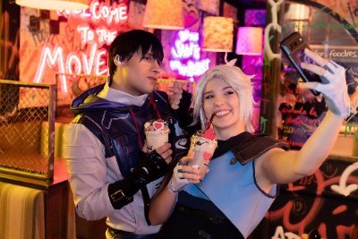Professional Cosplayer, Cosmaker, Makeup Fx Creator
📌Worked for RIOT games, PlayStation, MTG & Xbox
Contact: DarkaBmzStudio@gmail.com