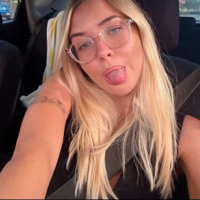 j’aime me fait des amies.. J’ai beaucoup d’amour 🥰❤️❤️a donner à celui qui le mérite 🥰🥳