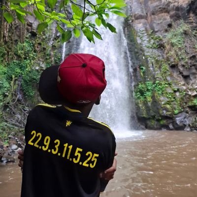 staarbwoyvic's profile picture. Graphic designer|Aspiring Enterpreneur
Specializing in brand identity & digital design. I turn ideas into impactful visuals.