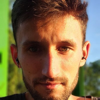 Pilka nozna, geopolityka, historia, biezace sprawy, czasem jakies glupoty.
Football, geopolitics, history, current affairs, music, some silly stuff. 26 06