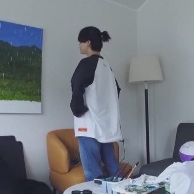 jminpudin's profile picture. inactiva porque tengo q estudiar 😾