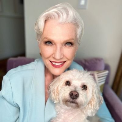 Bestselling International Author of A Woman
Makes
A Plan 📖 Doctor of Dietetics👩🎓
Supermodel😉💃
#ItsGreatToBe76 Manager:
anna@mayemusk.com