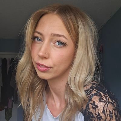🇩🇰🇨🇦Live Stream Adult Performer & Content Creator | business inquiries: nyxiharlow.business@gmail.com |🌶🔗Links ⤵️