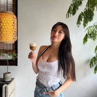 ROBObebeBeBe's profile picture. Loves dogs and books. Enjoys discussing and talking about different points of view with friends. Don't let age limit you. #NFT