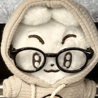 lnxhph's profile picture. 武汉男大小帅🍑，175/58/0，喜欢🍆 不随便，小蓝：512343183