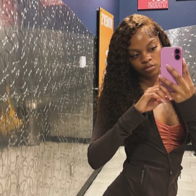 sarahgranttt's profile picture. my thoughts: