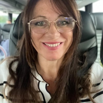 ¡Me gusta la buena gente y las sonrisas... Creo que tener en cuenta al otro desde el respeto en estos tiempos, es de héroes y heroínas!