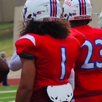 Middle Linebacker/#33/Southwest High School TX/ co2026/ 17yo/ 5’11/ 200lbs/ 3.1gpa/ HC-@JosephTurner24